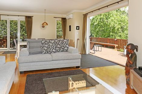 Photo of property in 2 Nita Place, The Gardens, Auckland, 2105