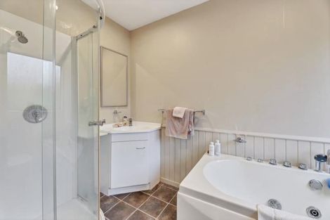 Photo of property in 412 Yaldhurst Road, Russley, Christchurch, 8042