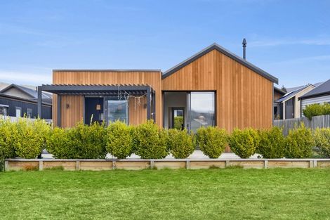 Photo of property in 42 Obelisk Street, Wanaka, 9305