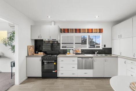 Photo of property in 2/27 Burdale Street, Riccarton, Christchurch, 8011