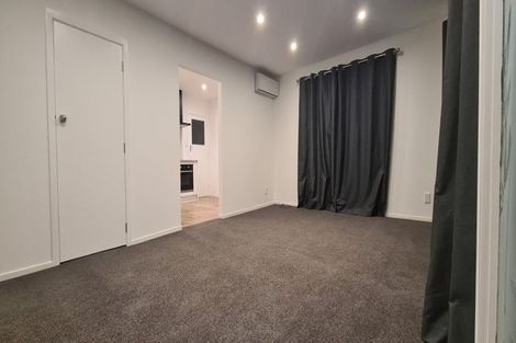 Photo of property in 1/4 Glanmire Road, Newlands, Wellington, 6037