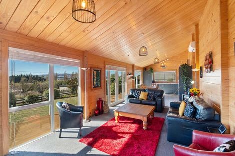 Photo of property in 21 Oxford Street, Waikari, 7420