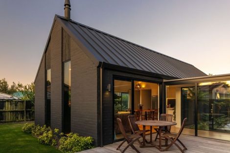 Photo of property in 126 Bowhill Road, New Brighton, Christchurch, 8083