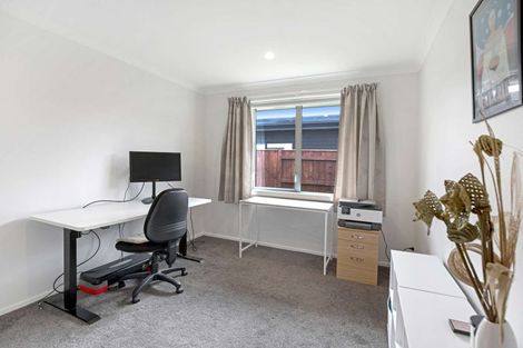 Photo of property in 15 Serenity Crescent, Kelvin Grove, Palmerston North, 4414