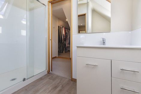 Photo of property in 1/26 Strowan Road, Strowan, Christchurch, 8052