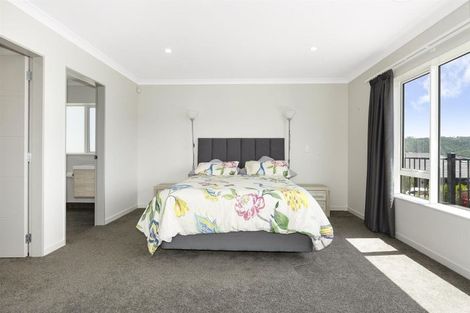 Photo of property in 35 Margaret Shields Avenue, Aotea, Porirua, 5024