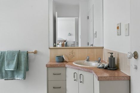 Photo of property in 2 James Henry Avenue, Papamoa Beach, Papamoa, 3118