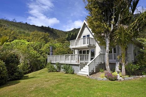 Photo of property in 2341 Croisilles-french Pass Road, Okiwi Bay, 7193