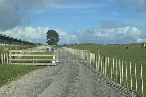 Photo of property in 326 Paraite Road, Paraite, New Plymouth, 4373