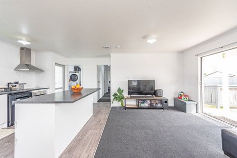 Photo of property in 10 Cornfoot Street, Castlecliff, Whanganui, 4501