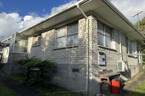 Photo of property in 2/35 Knightsbridge Drive, Forrest Hill, Auckland, 0620