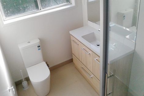 Photo of property in 2/14 Heron Place, Pakuranga Heights, Auckland, 2010