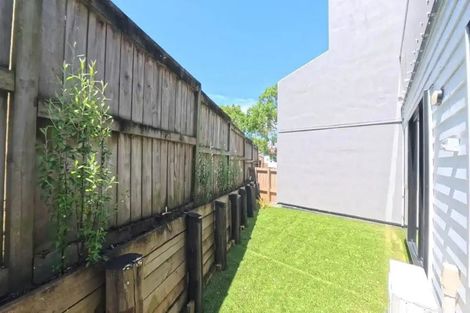 Photo of property in 7c Titirangi Road, New Lynn, Auckland, 0600