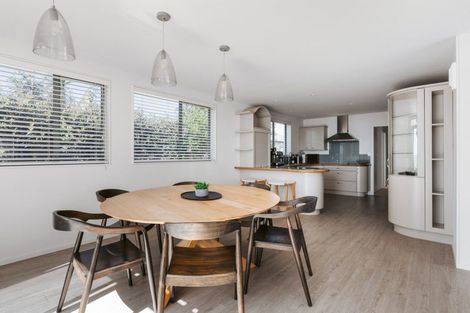 Photo of property in 94 Marine Parade, Mount Maunganui, 3116