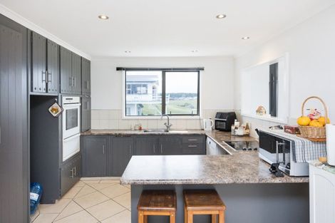 Photo of property in 67 Hartley Street, Foxton Beach, Foxton, 4815