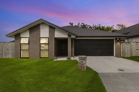 Photo of property in 2 Waituarua Drive, Takanini, 2112