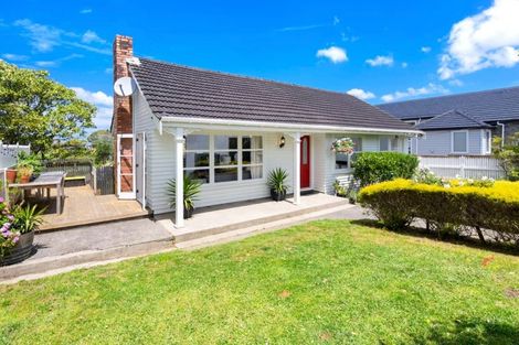Photo of property in 1/36 Gordon Avenue, Milford, Auckland, 0620