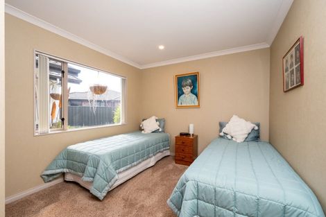 Photo of property in 16 Delta Mews Place, Clive, 4102
