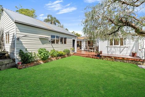 Photo of property in 44 Mozeley Avenue, Devonport, Auckland, 0624