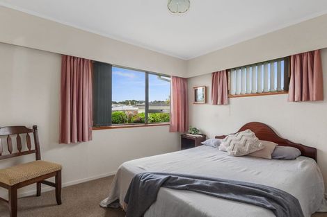 Photo of property in 12 Windsor Avenue, Waikanae, 5036