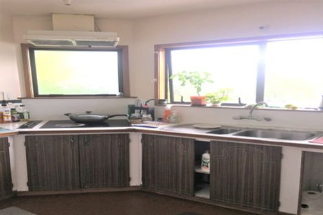 Photo of property in 32 Te Atatu Road, Te Atatu South, Auckland, 0610