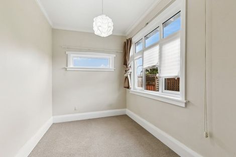 Photo of property in 33 Collingwood Street, Waterloo, Lower Hutt, 5011