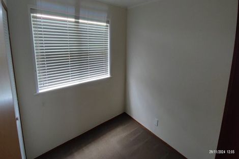 Photo of property in 3/1 Tomintoul Place, Highland Park, Auckland, 2010