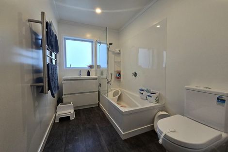 Photo of property in 10 Gaff Place, Whitby, Porirua, 5024