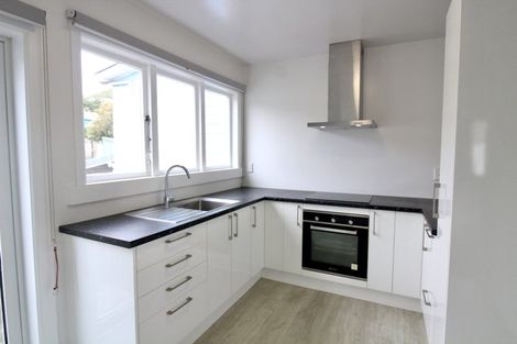 Photo of property in 18 Tamar Street, Island Bay, Wellington, 6023