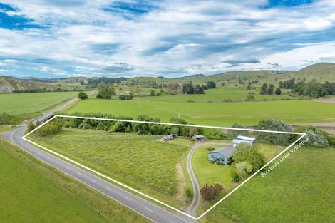 Photo of property in 978 Pourerere Road, Omakere, Waipawa, 4271