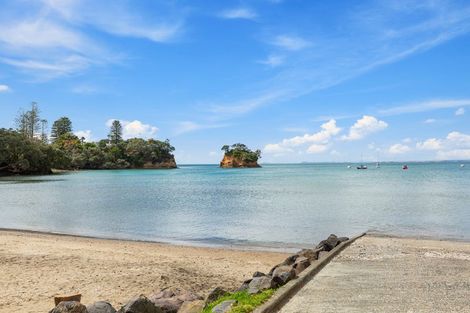 Photo of property in 1/893 Beach Road, Waiake, Auckland, 0630