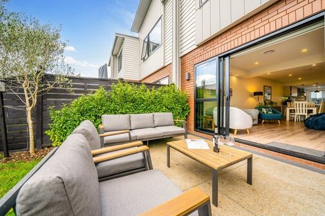 Photo of property in 15 Moki Place, Long Bay, Auckland, 0630