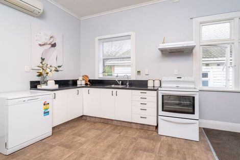 Photo of property in 32 Bernard Street, Kenmure, Dunedin, 9011