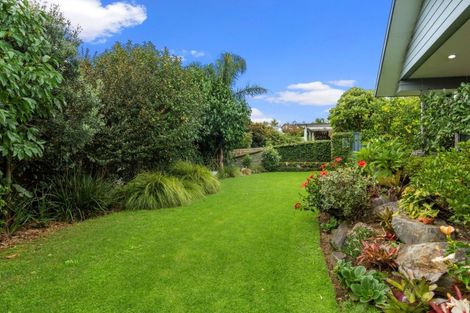 Photo of property in 13 Parkland Rise, Omokoroa, 3114
