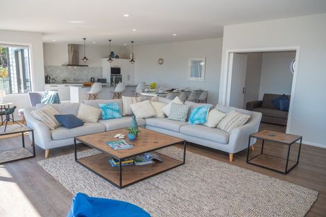 Photo of property in 7 Dudley Crescent, Cable Bay, 0420