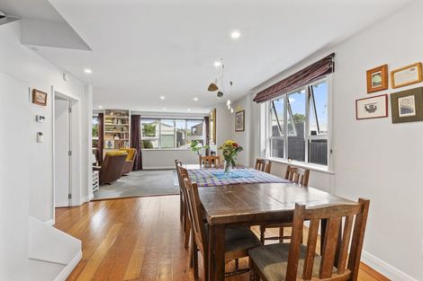 Photo of property in 101 Apu Crescent, Lyall Bay, Wellington, 6022