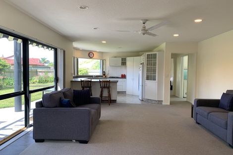 Photo of property in 4 Regent Way, Taradale, Napier, 4112