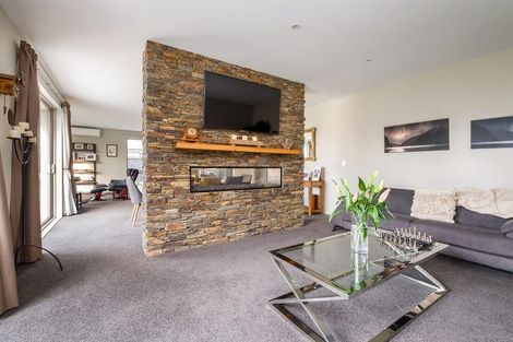 Photo of property in 4 Loeb Place, Rolleston, 7614