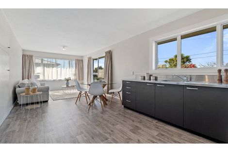 Photo of property in 18 Horton Place, Avondale, Christchurch, 8061