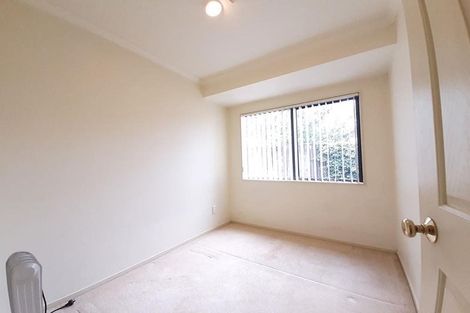 Photo of property in 3/72 Swanson Road, Henderson, Auckland, 0610