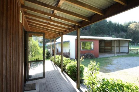 Photo of property in 7 Neudorf Road, Upper Moutere, 7175