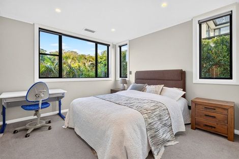 Photo of property in 1 Taku Close, Long Bay, Auckland, 0630