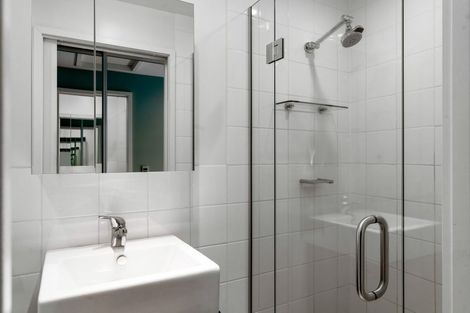 Photo of property in 8b Minaret Ridge, Wanaka, 9305