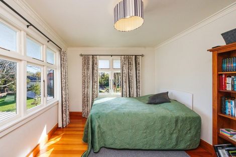 Photo of property in 70 Heretaunga Street, Palmerston North, 4414