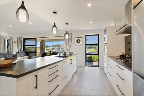 Photo of property in 29 Awatea Drive, Whitianga, 3510