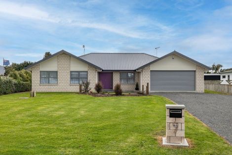 Photo of property in 9 Mylindas Road, Whakatiwai, Miranda, 2473