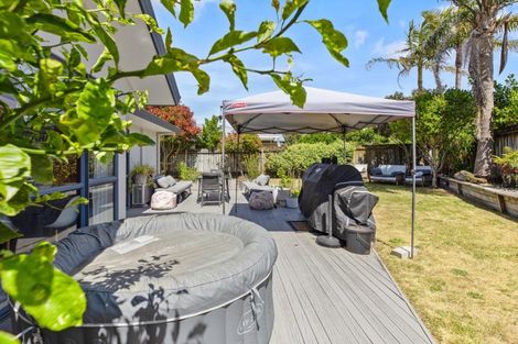 Photo of property in 43 Katerini Grove, Papamoa Beach, Papamoa, 3118