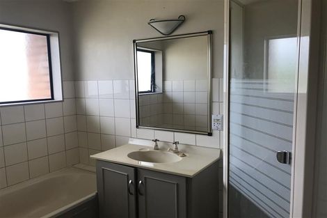 Photo of property in 3 Kadina Place, Botany Downs, Auckland, 2010