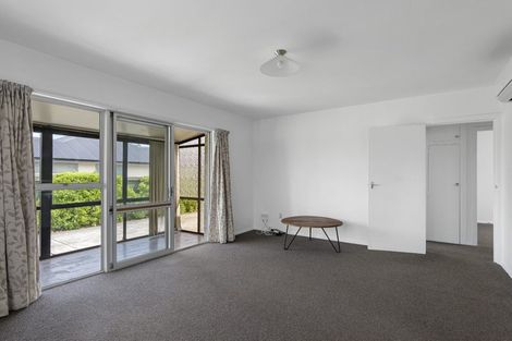 Photo of property in 1/500 Harewood Road, Harewood, Christchurch, 8051