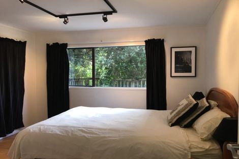 Photo of property in 3 Beulah Avenue, Rothesay Bay, Auckland, 0630
